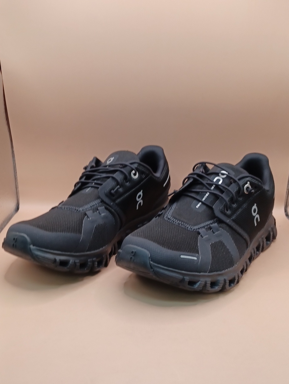 NWOB On Cloud 6 Sneakers-Black/Black Women Size 7.5 US 3WF10061043